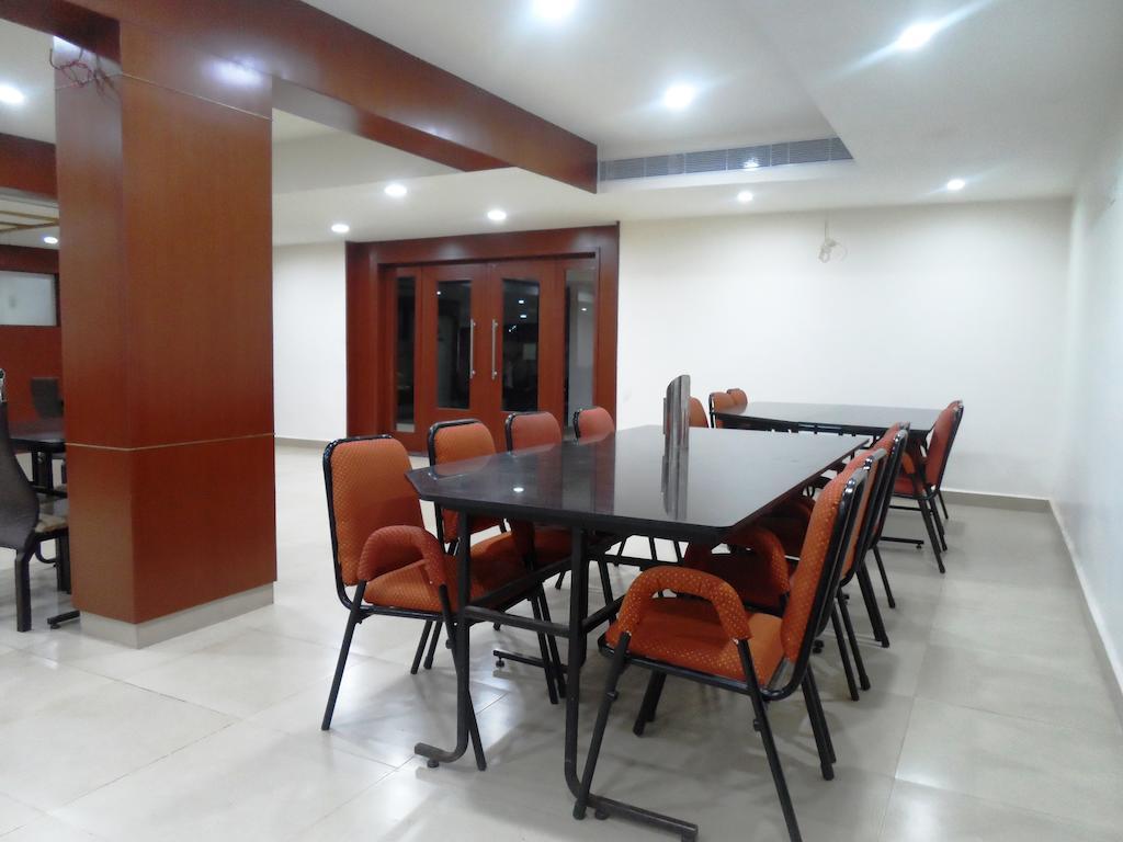 Hotel Bhimas Paradise Τιρουπάτι Εξωτερικό φωτογραφία