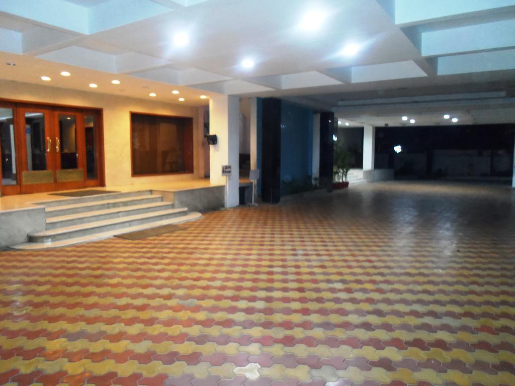 Hotel Bhimas Paradise Τιρουπάτι Εξωτερικό φωτογραφία